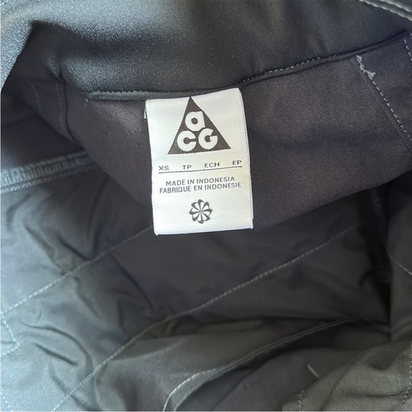 Nike Women's ACG Smith Summit Cargo Pants - Picture 6 of 7